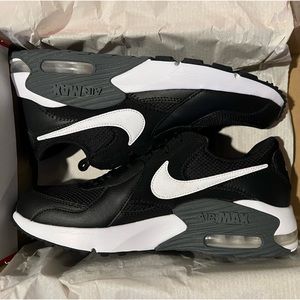 Brand new Nike air max size 9.5 men